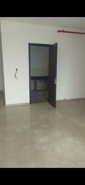 Room in 3 BHK Apartment at Kalpataru Radiance, Goregaon West – for Sale