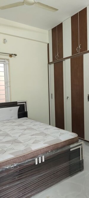 Room in 1 BHK Apartment at Halasuru – for Rent