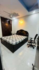 1 Rk  + Store Room 300 Sq.Ft. Builder Floor in Shyama Apartments Noida