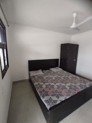 1 RK Apartment For Rent in Arun Vihar, Sector 29