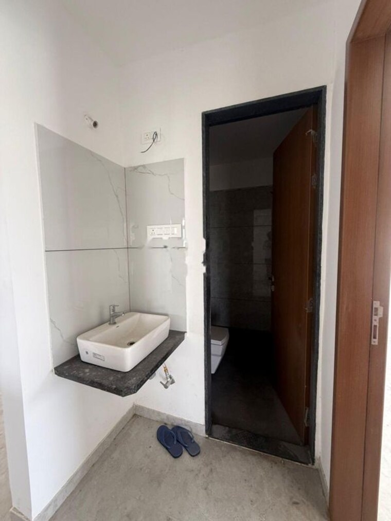 Bathroom, gandhi-towers-pune 3 Bedroom 1645 Sq.Ft. Apartment In Daund Pune 10544052
