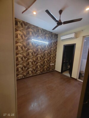 Room in 3 BHK Apartment at Mapsko Mount Ville, Sector 79 – for Rent