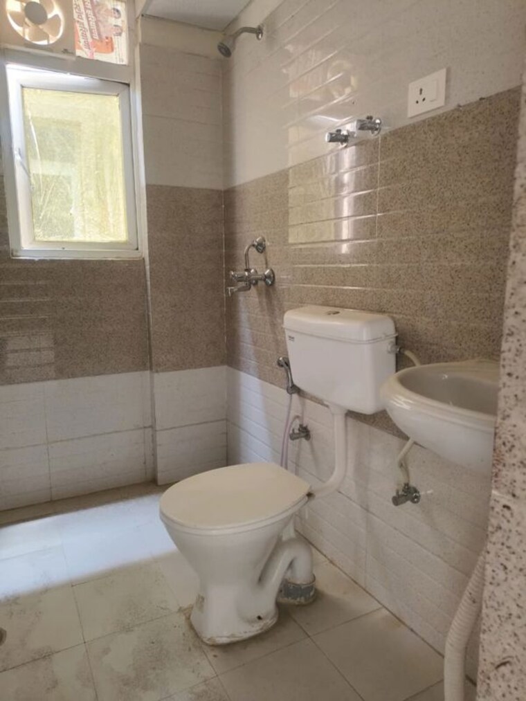 Bathroom, signature-global-orchard-avenue 2 Bedroom 680 Sq.Ft. Apartment In Sector 93 Gurgaon 10544138