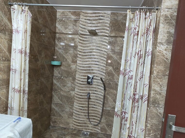 Bathroom, malviya nagar 3 Bedroom 2000 Sq.Ft. Builder Floor In Malviya Nagar Delhi 10544152