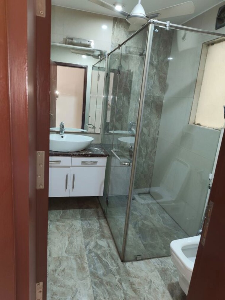 Bathroom, malviya nagar 3 Bedroom 2000 Sq.Ft. Builder Floor In Malviya Nagar Delhi 10544152