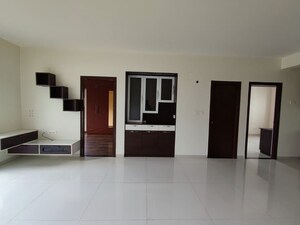 Room in 2 BHK Apartment at Bren Paddington, Sarjapur Road – for Sale