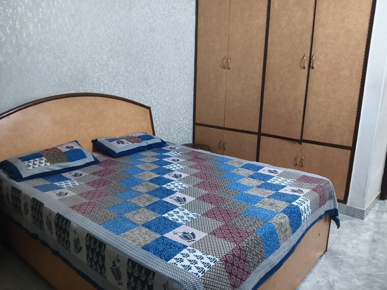 Bedroom, sector 13 4 Bedroom 2600 Sq.Ft. Independent House In Sector 13 Gurgaon 10544164