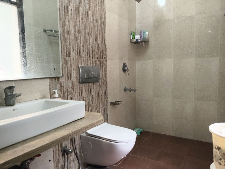 Bathroom, sector 13 4 Bedroom 2600 Sq.Ft. Independent House In Sector 13 Gurgaon 10544164