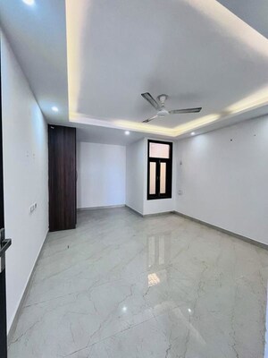 Room in 1 BHK Builder Floor at Saket – for Rent