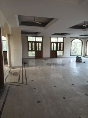 Room in 4 BHK Builder Floor at Sector 22 – for Rent