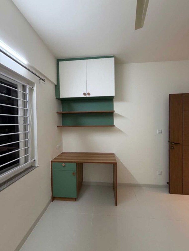 Kitchen, dsr-green-waters 3 Bedroom 1468 Sq.Ft. Apartment In Gunjur Bangalore 10544154