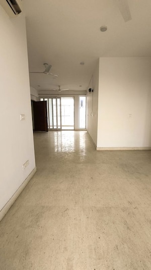 Room in 4 BHK Builder Floor at Sector 22 – for Rent