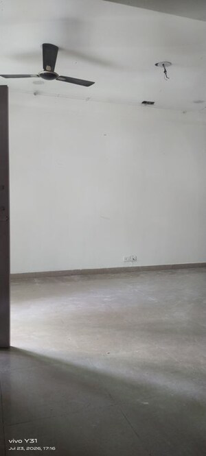 Room in  Apartment at Gaur City 2 - 11th Avenue, Sector 16c Greater Noida – for Rent