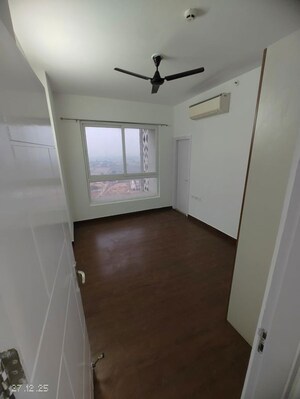 Room in 3 BHK Apartment at Mapsko Mount Ville, Sector 79 – for Rent