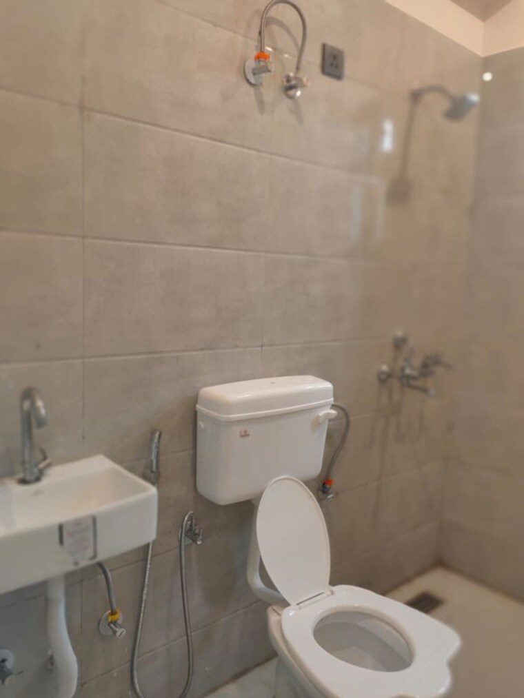 Bathroom, migsun-twinz 3 Bedroom 1250 Sq.Ft. Apartment In Eta Ii Greater Noida Greater Noida 10544267