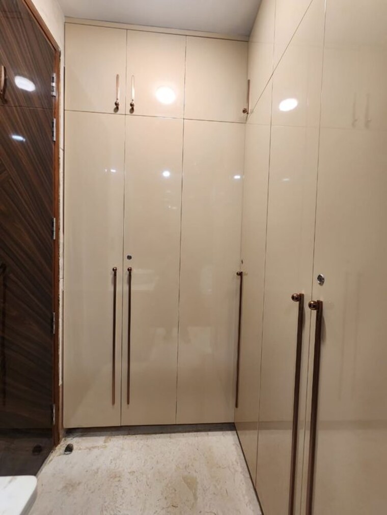 Bathroom, dlf phase ii 4 Bedroom 300 Sq.Yd. Builder Floor In Dlf Phase ii Gurgaon 10544289