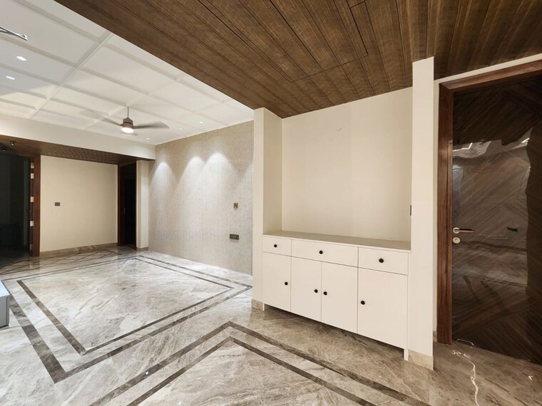 Room, dlf phase ii 4 Bedroom 300 Sq.Yd. Builder Floor In Dlf Phase ii Gurgaon 10544289
