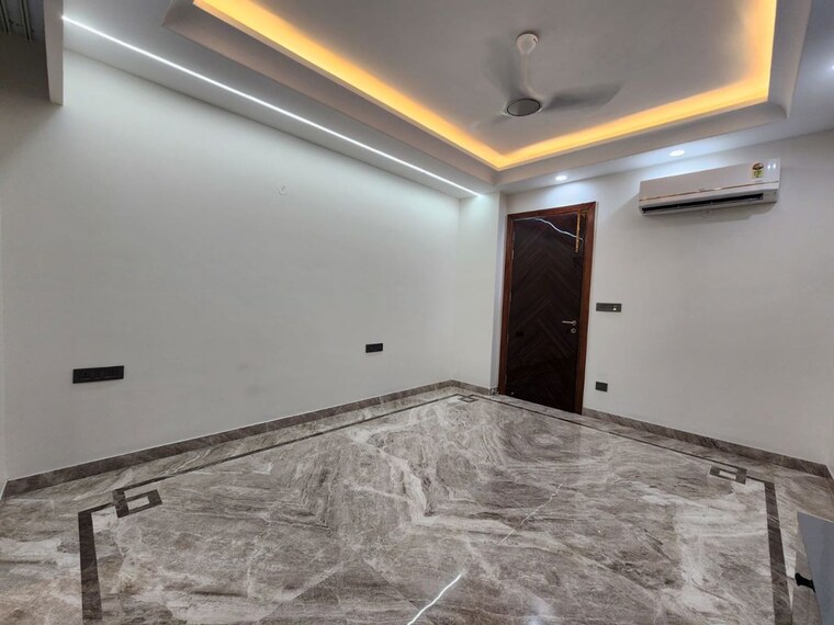 Room, dlf phase ii 4 Bedroom 300 Sq.Yd. Builder Floor In Dlf Phase ii Gurgaon 10544289