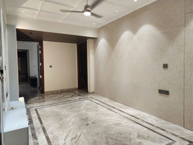 Room, dlf phase ii 4 Bedroom 300 Sq.Yd. Builder Floor In Dlf Phase ii Gurgaon 10544289