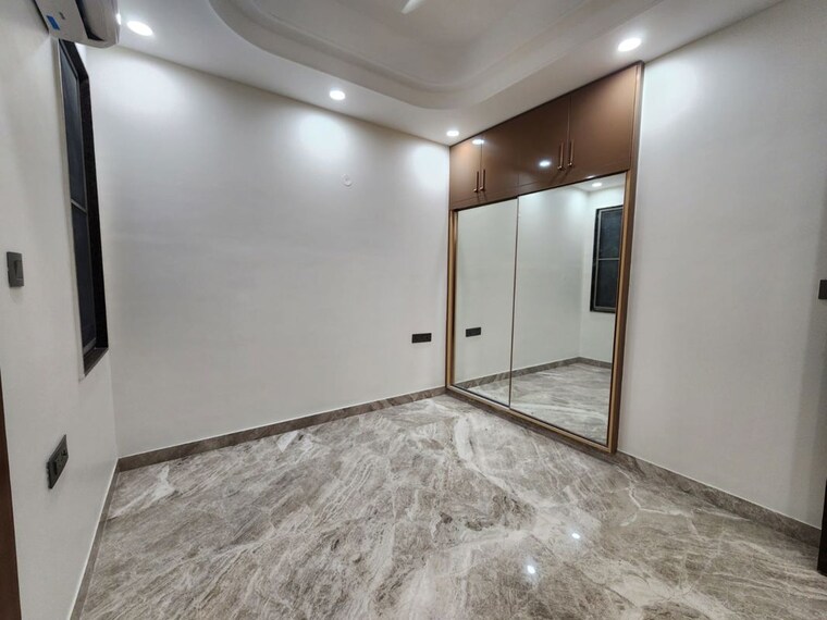 Room, dlf phase ii 4 Bedroom 300 Sq.Yd. Builder Floor In Dlf Phase ii Gurgaon 10544289