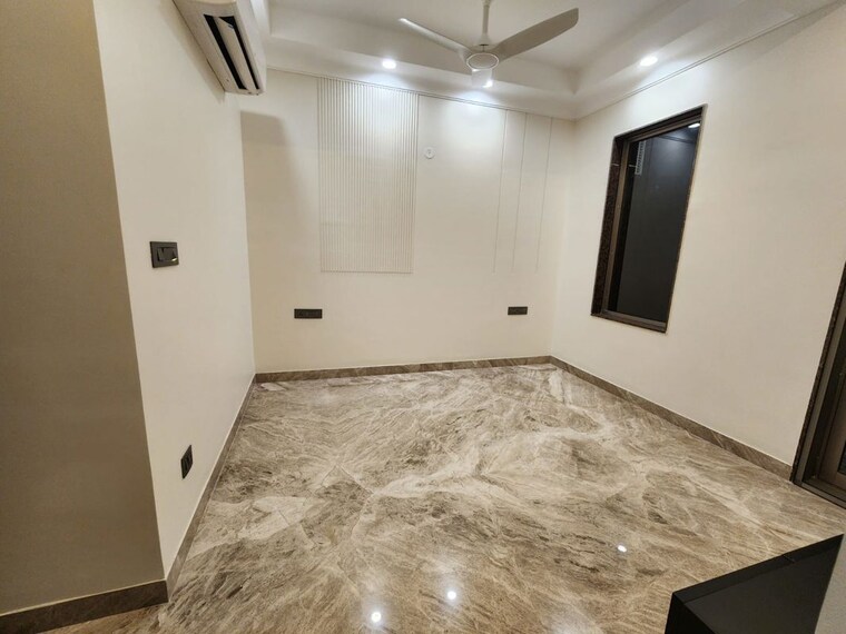 Room, dlf phase ii 4 Bedroom 300 Sq.Yd. Builder Floor In Dlf Phase ii Gurgaon 10544289