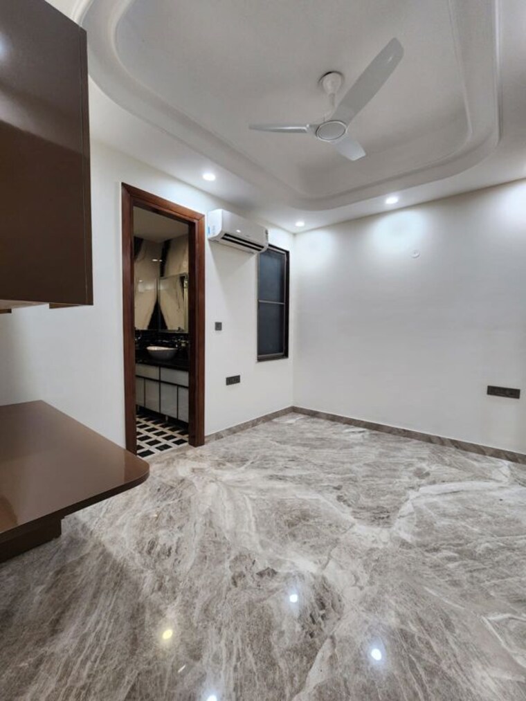 Room, dlf phase ii 4 Bedroom 300 Sq.Yd. Builder Floor In Dlf Phase ii Gurgaon 10544289