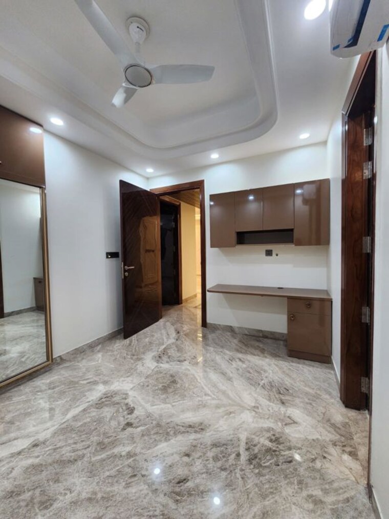 Room, dlf phase ii 4 Bedroom 300 Sq.Yd. Builder Floor In Dlf Phase ii Gurgaon 10544289