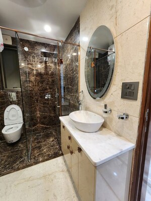 Bathroom in 4 BHK Builder Floor at Dlf Phase ii – for Rent