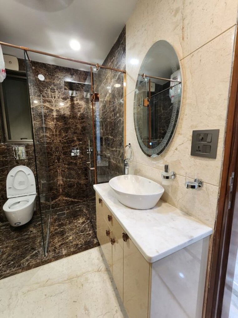 Bathroom, dlf phase ii 4 Bedroom 300 Sq.Yd. Builder Floor In Dlf Phase ii Gurgaon 10544289