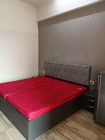 1 Rk  435 Sq.Ft. Apartment in Paramount Golfforeste