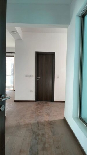 Room in 4 BHK Apartment at Tata Primanti-Tower Residences, Sector 72 – for Rent