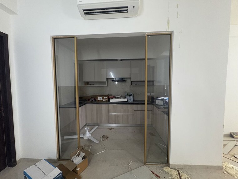 Bathroom, smart-world-orchard 3.5 Bedroom 1650 Sq.Ft. Apartment In Sector 61 Gurgaon 10544323