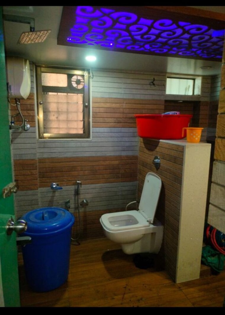 Bathroom, veernav-ram-niwas 4 Bedroom 1200 Sq.Ft. Apartment In Gokhale Road Thane 10544386