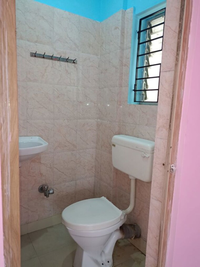 Bathroom, jadavpur 2 Bedroom 765 Sq.Ft. Apartment In Jadavpur Kolkata 10544274
