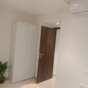 Room in 1 BHK Apartment at Hiranandani Regent Hill, Powai – for Rent