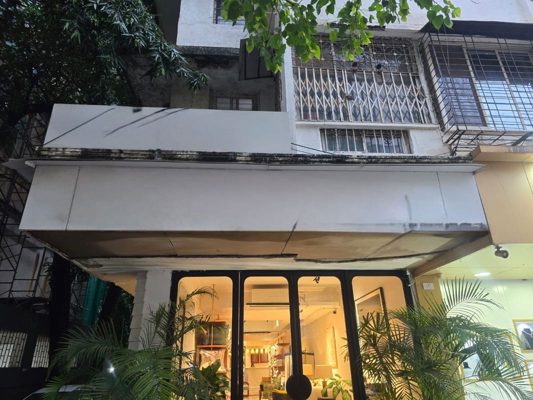  Showroom For Rent in Khar West