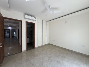 Room in 4 BHK Apartment at Uchdpl Veridia Oakwood Enclave, Wave City – for Rent