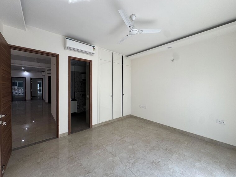 Room, uchdpl-veridia-oakwood-enclave 4 Bedroom 2385 Sq.Ft. Apartment In Wave City Ghaziabad 10544268