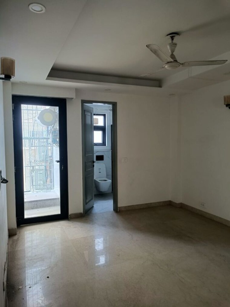 Room, defence colony 3 Bedroom 217 Sq.Yd. Builder Floor In Defence Colony Delhi 10544410