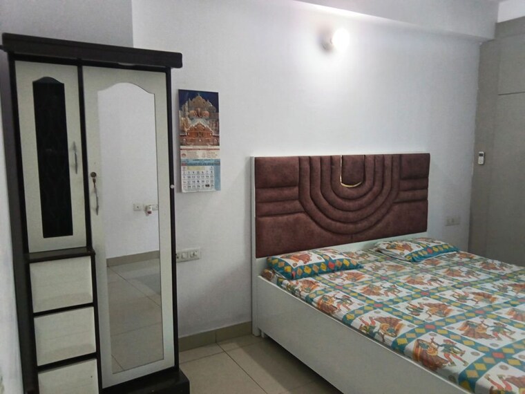 Bedroom, lr-bluemoon-homes 4 Bedroom 1925 Sq.Ft. Apartment In Raj Nagar Extension Ghaziabad 10544399