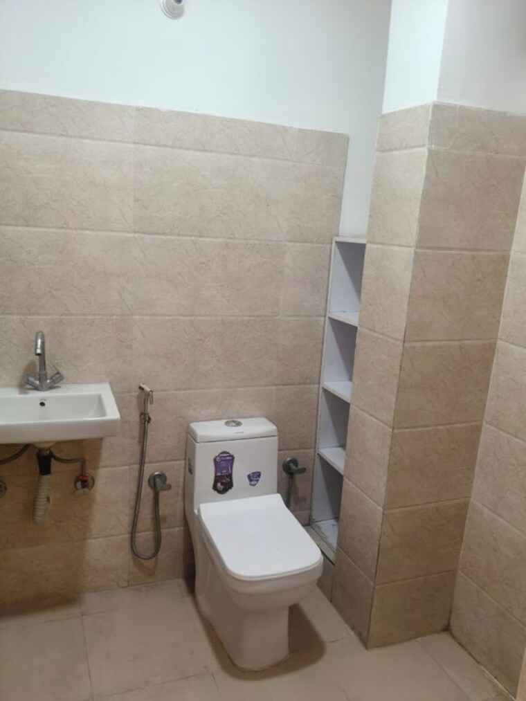 Bathroom, saket 1 Bedroom 500 Sq.Ft. Independent House In Saket Delhi 10544423