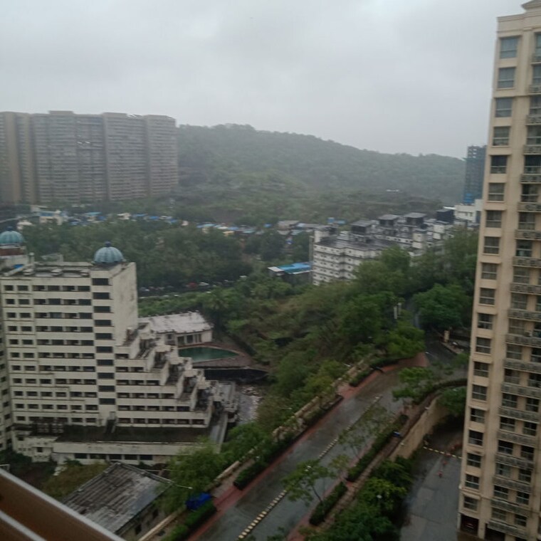 Exterior View, hiranandani-regent-hill 1 Bedroom 379 Sq.Ft. Apartment In Powai Mumbai 10544422