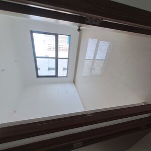 Room in 3 BHK Apartment at Kalpataru Immensa, Kolshet Road – for Sale