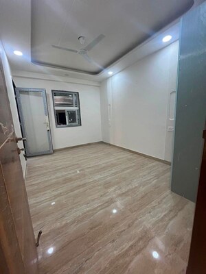 Room in 3 BHK Builder Floor at Saket – for Rent