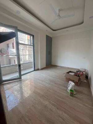 Room in 3 BHK Builder Floor at Saket – for Rent