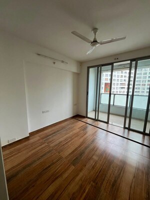 Room in 3 BHK Apartment at Vivanta Vishakha, Dhanori – for Rent