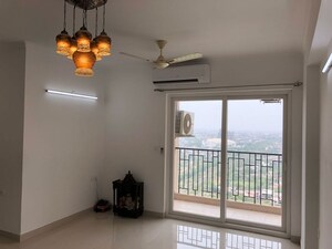 Room in 3 BHK Apartment at Gaur Atulyam, Omicron I Greater Noida – for Sale