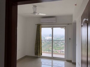 Room in 3 BHK Apartment at Gaur Atulyam, Omicron I Greater Noida – for Sale