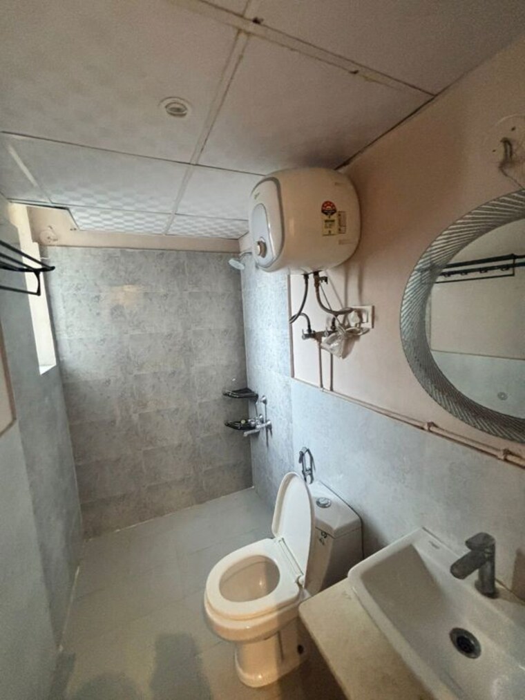 Bathroom, suncity-avenue-76 2 Bedroom 635 Sq.Ft. Apartment In Sector 76 Gurgaon 10544465