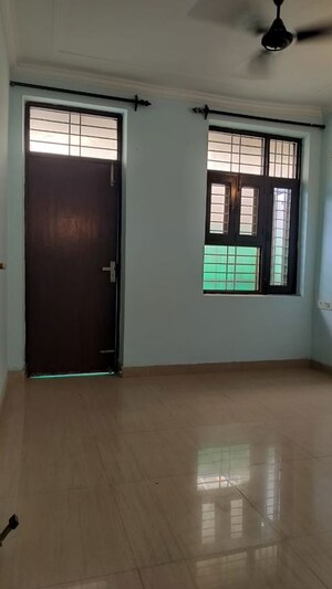 Room in 1 BHK Builder Floor at Saket – for Rent